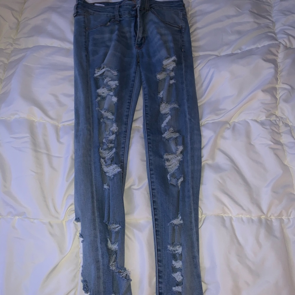 american eagle ripped jeans